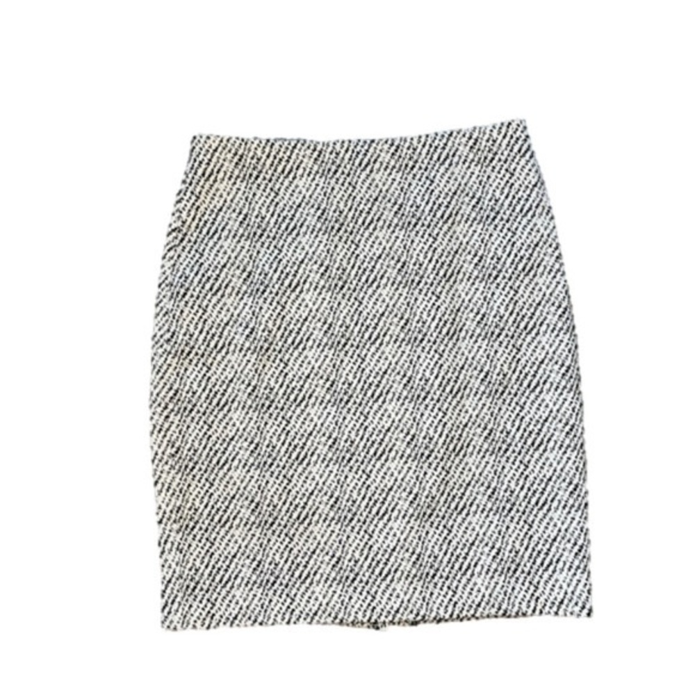 fx ARITZIA Talula High Waisted Button Shorts Size 8